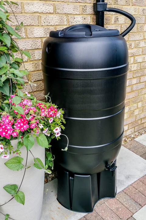 Strata 210L Water Butt Kit